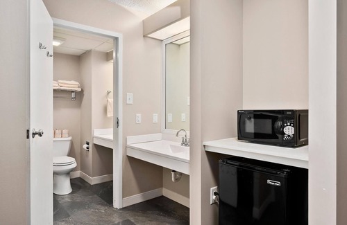 North East Casa | Top Floor Deluxe Suite Bay View
