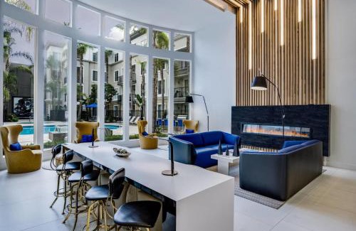 Del Rey Hotel | Top Floor Executive in Marina