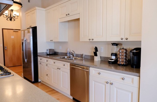 Wholesale District Condominio | Top Floor Loft! 4 Bedrooms and 2,000 sq ft