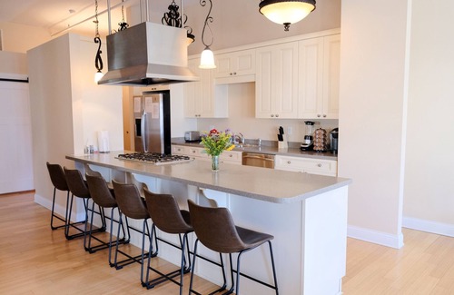 Wholesale District Condominio | Top Floor Loft! 4 Bedrooms and 2,000 sq ft
