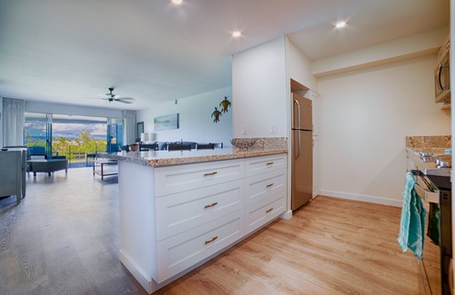 Kaanapali Condominio | *TOP FLOOR REMODELED OV 1BR * A204