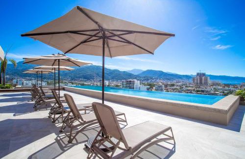 Díaz Ordaz Casa | Top Floor Skyline 2BR in Versalles