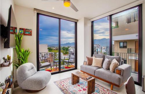 Díaz Ordaz Casa | Top Floor Skyline 2BR in Versalles