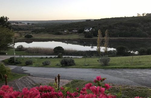 Still Bay Apartamento | Unidad de piso superior Waterryk Guest Farm