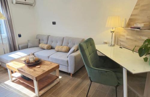 Kropia Casa | Top hill Gardens- Jacuzzi-7m from Airport
