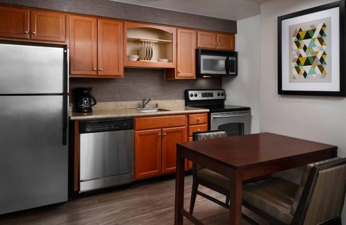 Lynnwood Casa | Top Hotel in WA Near Alderwood Mall with Kitchens