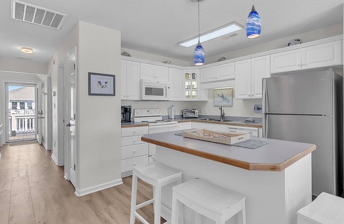 Emerald Isle Condominio | Top Level 2BR Condo - Awesome Ocean Views at Pier Pointe 1B3 West!