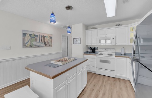 Emerald Isle Condominio | Top Level 2BR Condo - Awesome Ocean Views at Pier Pointe 1B3 West!