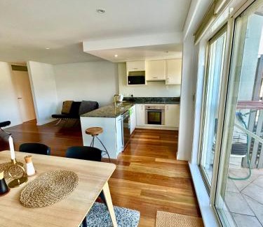 Coogee Apartamento | Top Level Aprmt w Balcony beside Coogee Pavilion