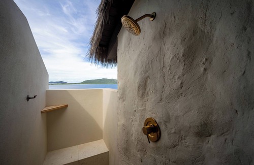 East End Apartamento | Top‑Level Sunrise Oceanview Suite in BVI