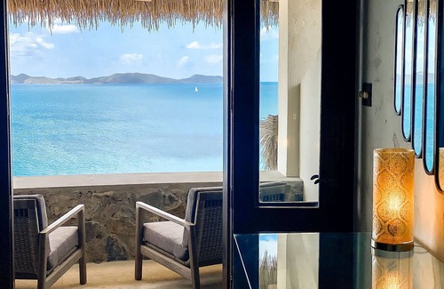 East End Apartamento | Top‑Level Sunrise View Suite in BVI