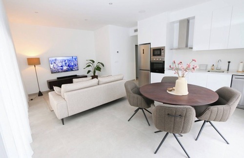 Los Imbernones Apartamento | Top location! Stylish & sunny corner apartment near beach, nature & conviviality