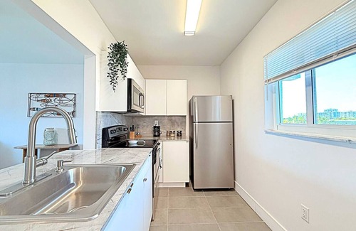 Eastern Shores Apartamento | Top Location Waterfront Balcony Dream
