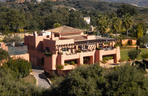 Ojen Apartamento | TOP luxury apartment in the hills of Marbella Elviria with sea views