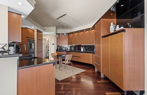 Coronado Shores Casa | Top Luxury Home in NSB! Pool, Hot Tub, Beach Boardwalk, Mini Gym,