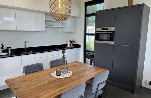 Enkhuizen Casa | Top-modernes Chalet Windrose mit Großem, Eingezäuntem Garten am Ijsselmeer