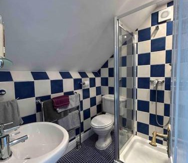 Huntington Casa | Top of House Double Room with Free Parking in York