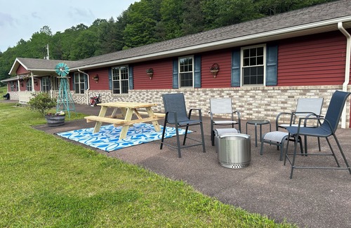 Meyersdale Casa | Top of the GAP guesthouse on the Eastern Continental Divide.
