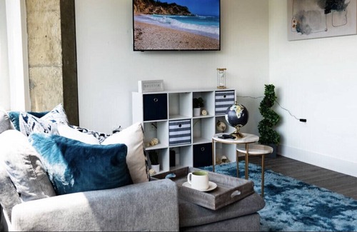 Alexandria West Apartamento | Top Of The Line | High Rise | Luxurious Loft