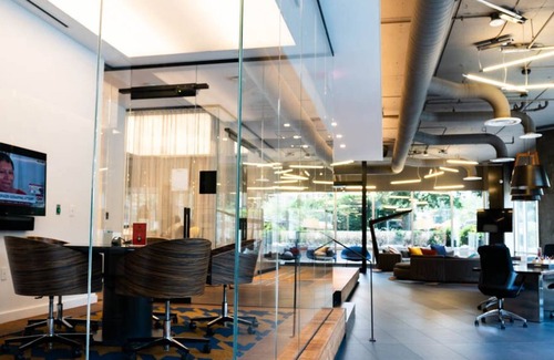 Alexandria West Apartamento | Top Of The Line | High Rise | Luxurious Loft