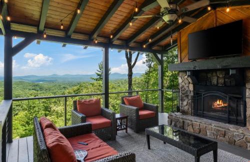Blue Ridge Casa | Top of the Mountain Breathtaking Views Hot Tub