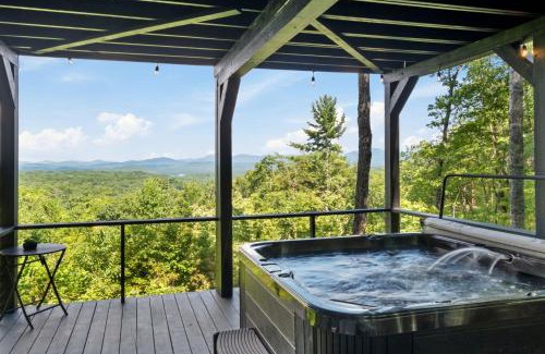 Blue Ridge Casa | Top of the Mountain Breathtaking Views Hot Tub