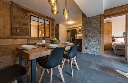 Saint-Sorlin-d'Arves Apartamento | Top of the range flat with a large terrace in the heart of the village - sleeps 6