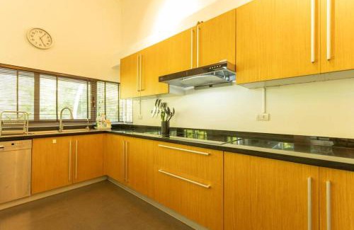 Choeng Thale Casa | Top Of The Range, Great Location, Full Luxury v128