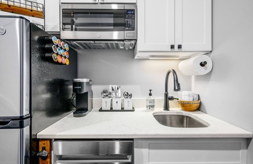Traverse City Apartamento | Top of the Shoppe - Studio Downtown Traverse City