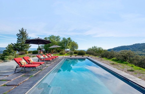 Healdsburg Casa | Top Of The Creek Mundial seco Vistas con bañera de hidromasaje y piscina nueva y Juego de Pelota de Bochas!