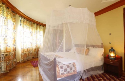 Fort Portal Cabina | Top of the World Lodges Fort Portal
