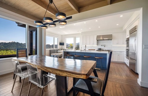 Mill Valley Casa | Top of the World Resort living in Mill Valley - Views from SF to Mt. Tam