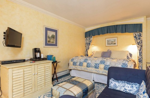 Cape Neddick Cama Y Desayuno | Top-Rated B & B on Ogunquit/Cape Neddick Town Line, Ogunquit Tourist Area