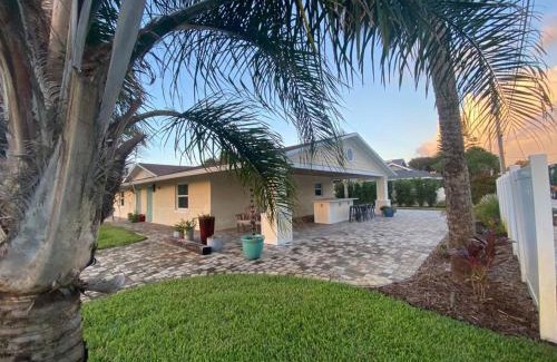 New Smyrna Beach Casa | TOP RATED! Namaste Here steps to Flagler & Beach