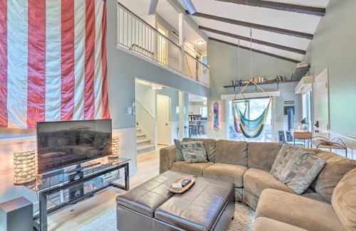 Massanutten Casa | Top Shelf Home with Deck 1 Mi to Ski Slopes!