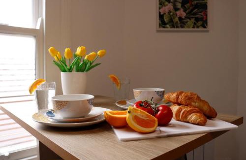 Colchester Apartamento | Top Spot 2-Bed Spacious Apartment Town Centre Train Station WIFI