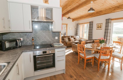 Grimley Cabaña | TOP STYLE ORCHARD, family friendly, with a garden in Hallow