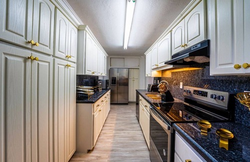 Pembroke Pines Villa | Top Villa w/ Game Room Hot Tub & Htd Pool Near Beach