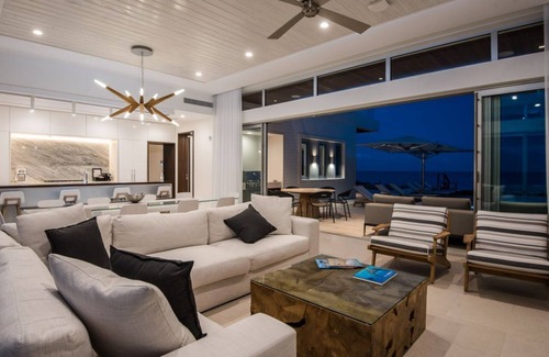 Venetian Road Settlement Villa | Top villa with fantastic views