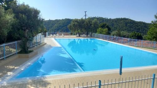 Lerca Otro | Top Village