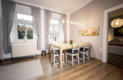 Nordwest Apartamento | ►Top Wohnung Nähe Porsche, Flughafen, Messe & BMW◄