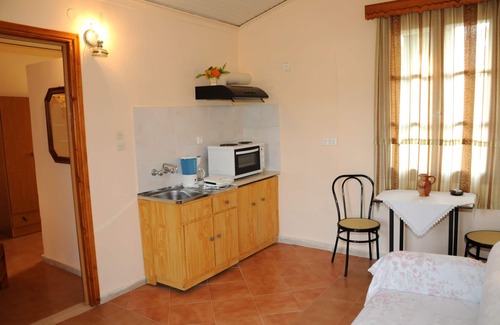 Kambos Apartamento | Topakas House