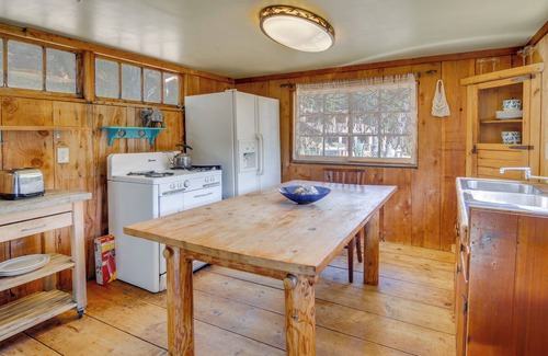 Topanga Cabina | Topanga Canyon Rustic Treetop Trailer on 16 Acres!