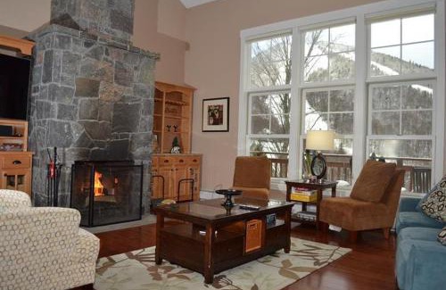 Central Vermont- Killington Casa | Topridge 4BR, 4BA Townhome with Breathtaking Mountain Views, Hot Tub, Ski In Ski Out, Sports Center