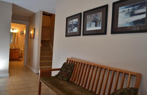 Central Vermont- Killington Casa | Topridge 4BR, 4BA Townhome with Breathtaking Mountain Views, Hot Tub, Ski In Ski Out, Sports Center