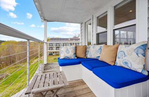 Boothbay Harbor Hotel | Topside Inn