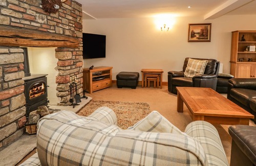 Bretherdale Cabaña | TOPTHORN BARN, pet friendly, character holiday cottage in Kendal