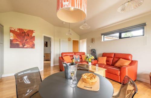 Cheddar Cabina | Tor Farm Lodges - Private Hot Tubs, Shared Seasonal Outdoor Pool, Dog Friendly