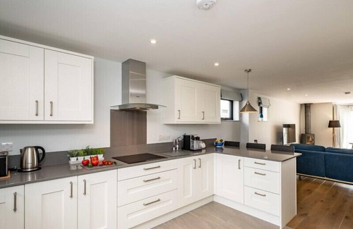 St Minver Cabaña | TOR VIEW, family friendly, with open fire in St Minver