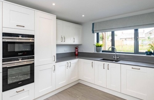 St Minver Cabaña | TOR VIEW, family friendly, with open fire in St Minver